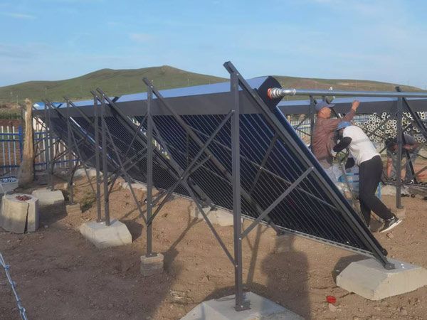 金屬超導(dǎo)熱管集熱器